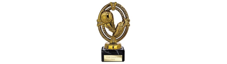 MAVERICK LEGEND FOOTBALL FOOTBALL LEGEND RESIN TROPHY - 5 SIZES - 12.5CM - 20CM